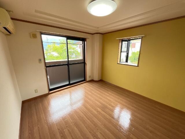 物件内観写真13　(洗濯機置場)