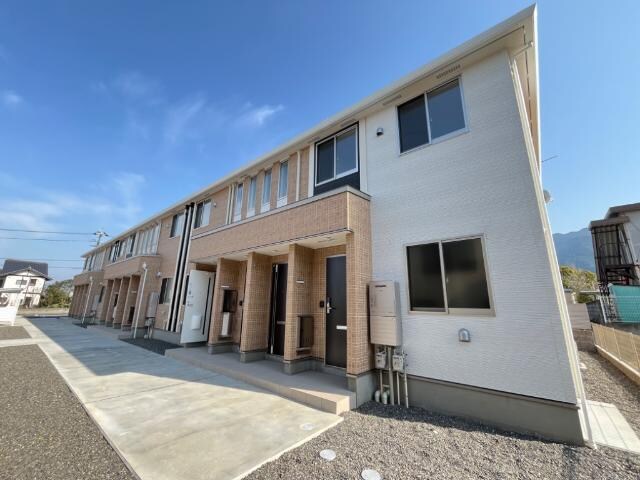 物件外観写真1　(外観写真（昼）)