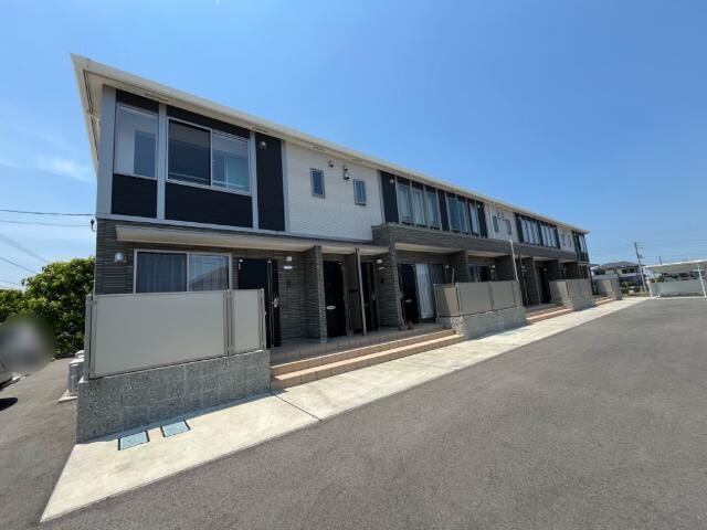 物件外観写真1　(外観写真（昼）)