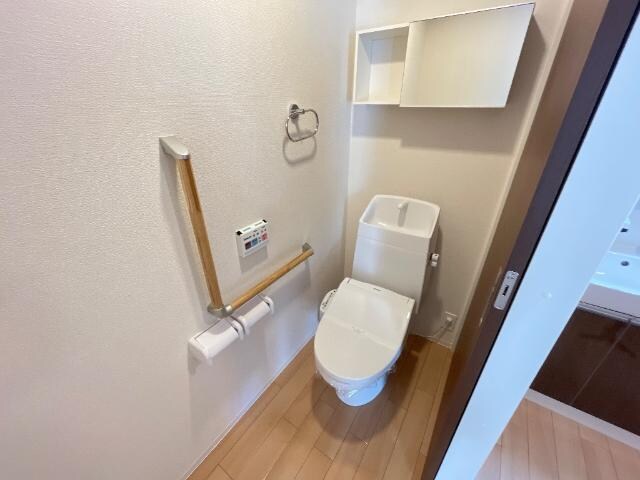 物件内観写真6　(トイレ)