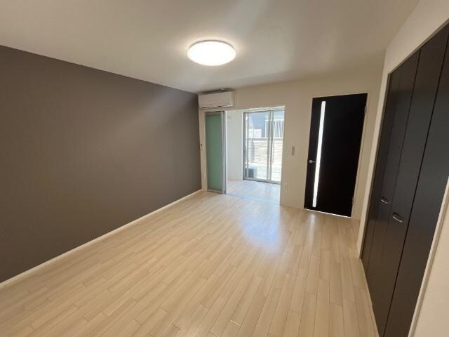 物件内観写真1　(室内)