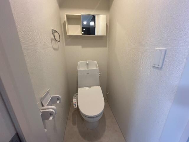 物件内観写真4　(トイレ)