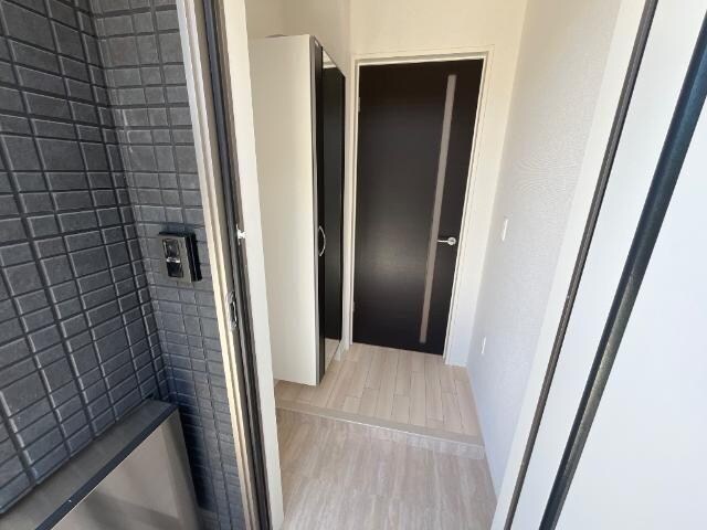 物件内観写真7　(玄関)