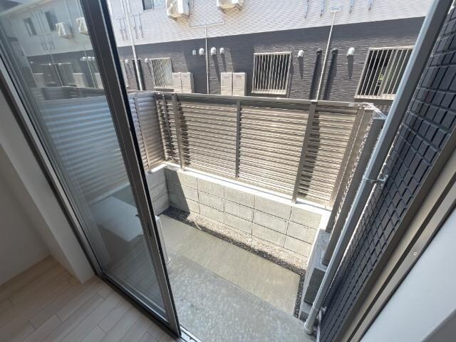 物件内観写真12　(ベランダ)