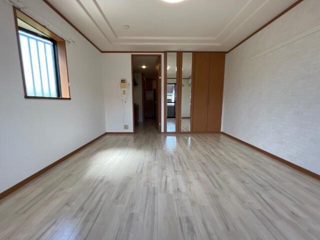 物件内観写真3　(室内)