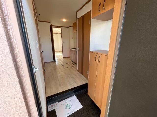 物件内観写真9　(玄関)