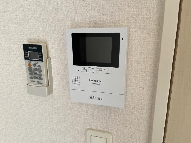 物件内観写真12　(カメラ付インターホン)