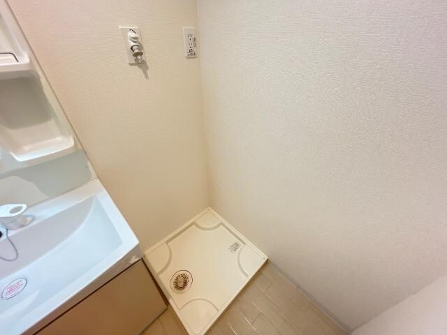 物件内観写真13　(洗濯機置場)