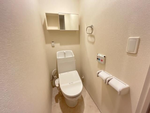 トイレ(シャワー付トイレ)