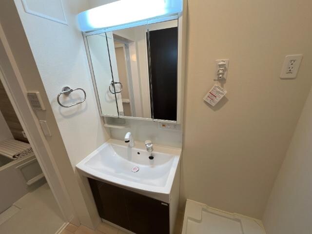 物件内観写真12　(洗髪洗面化粧台)