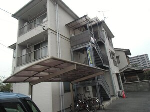 山地アパート外観写真