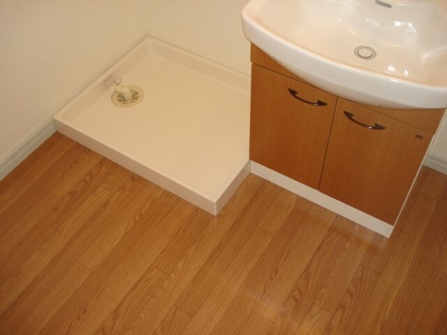 物件内観写真11　(洗濯機置場)