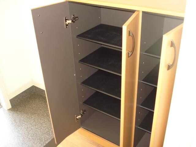 物件内観写真17　(下駄箱)