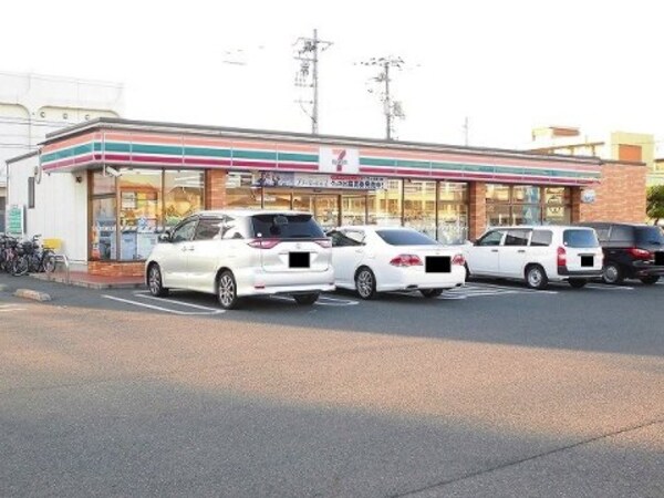 周辺環境(セブンイレブン 福山南手城4丁目店 851m)