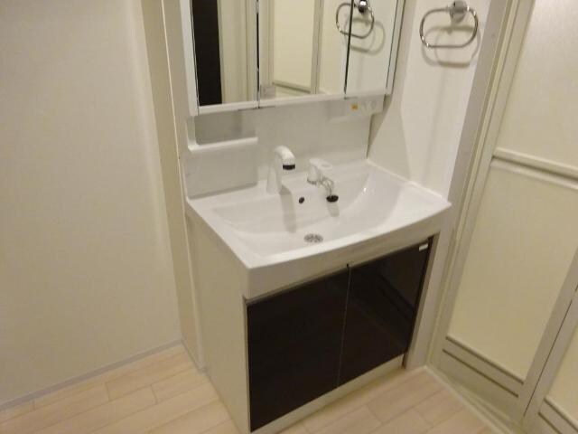物件内観写真13　(洗髪洗面化粧台)