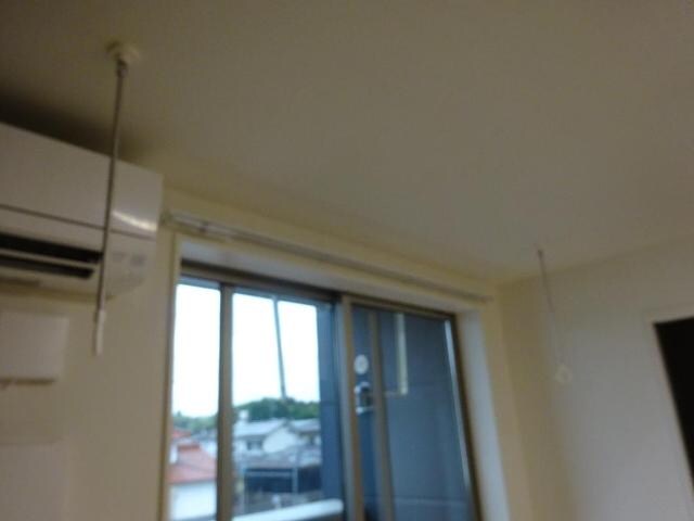 物件内観写真22　(室内物干し)