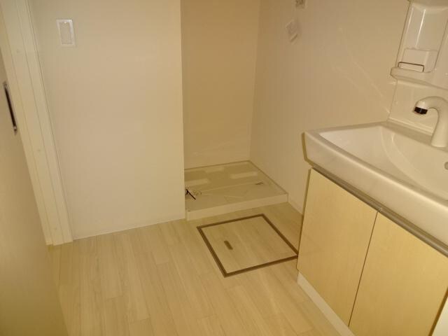 物件内観写真21　(洗濯機置場)