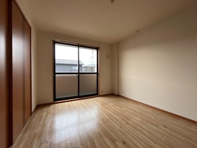 物件内観写真10　(洋室)