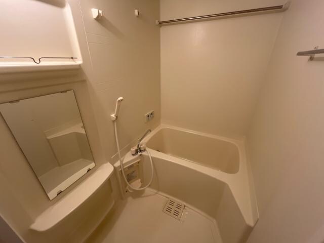 物件内観写真15　(ユニットバス)