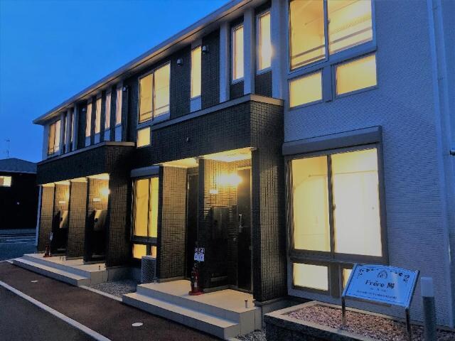 物件内観写真8　(外観写真（夜）)