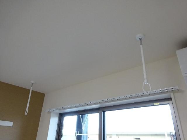 物件内観写真22　(室内物干し金物)