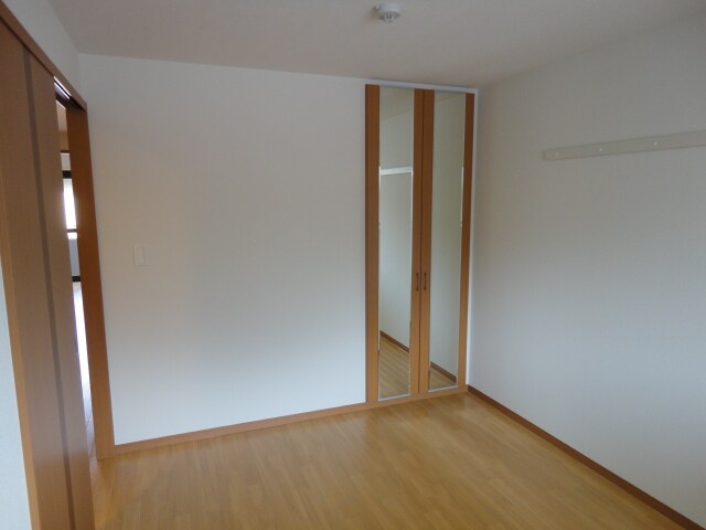 物件内観写真10　(洋室)