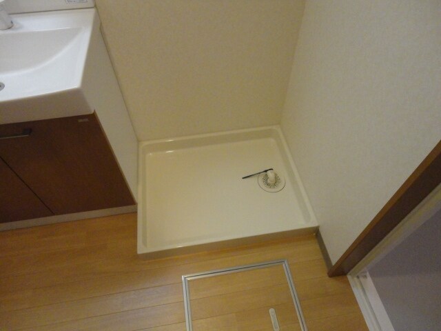 物件内観写真11　(洗濯機置場)