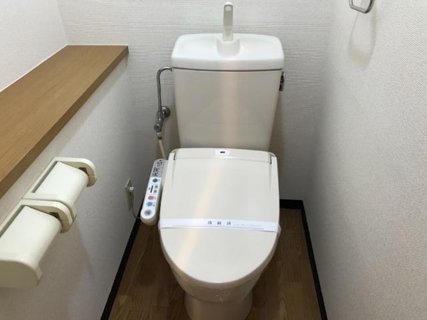トイレ(シャワー付トイレ)