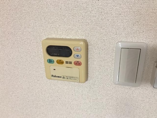 建物設備(給湯器リモコン)