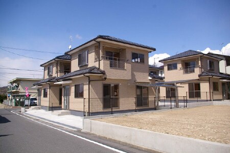 ルミエール坂里外観写真