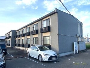 レオパレスはばたけ外観写真