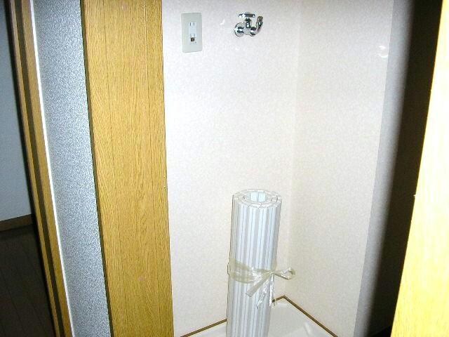 物件内観写真8　(洗濯機置き場)