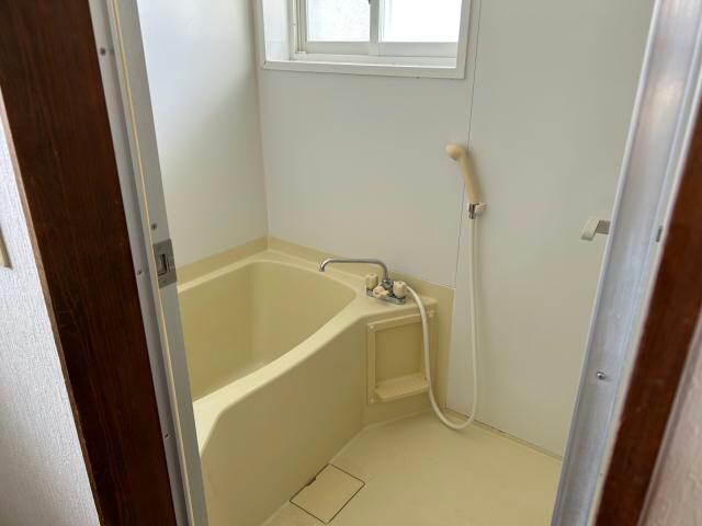 物件内観写真13　(窓あり)