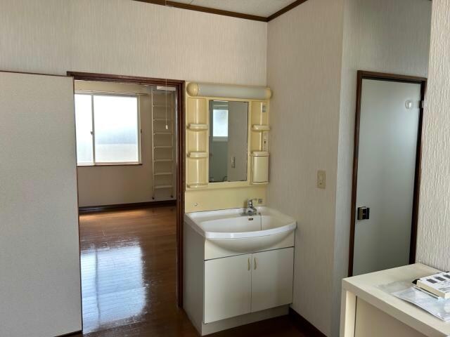 物件内観写真14　(洗面台)