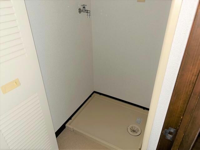 物件内観写真8　(洗濯機置き場)