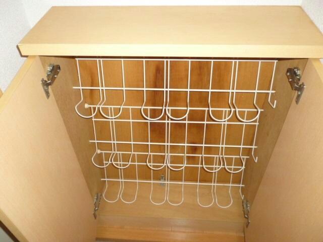 物件内観写真6　(シューズボックス中)