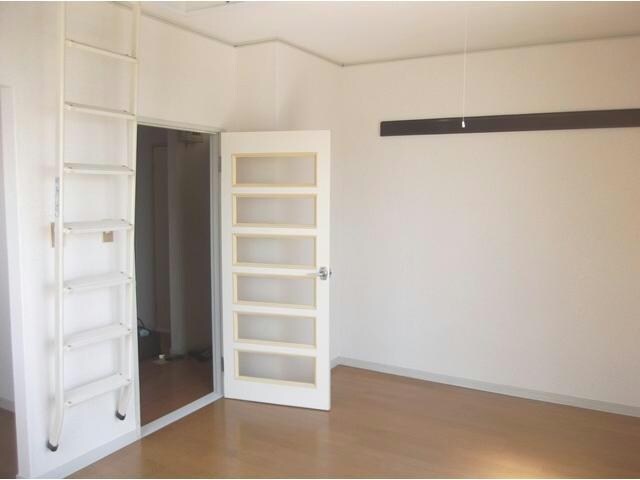 物件内観写真3　(洋室)