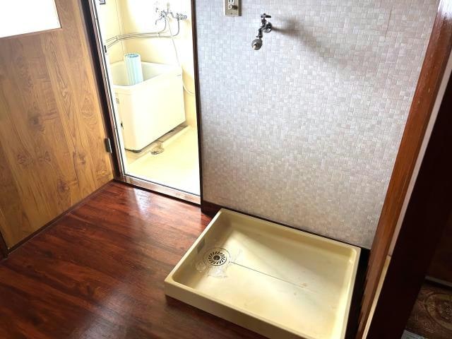 物件内観写真16　(洗濯機置き場)