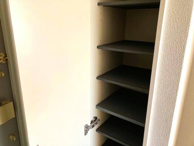 物件内観写真3　(シューズボックス)