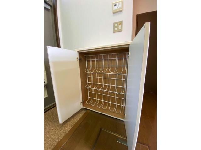 物件内観写真3　(シューズボックス)