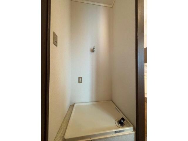 物件内観写真6　(洗濯機置き場)