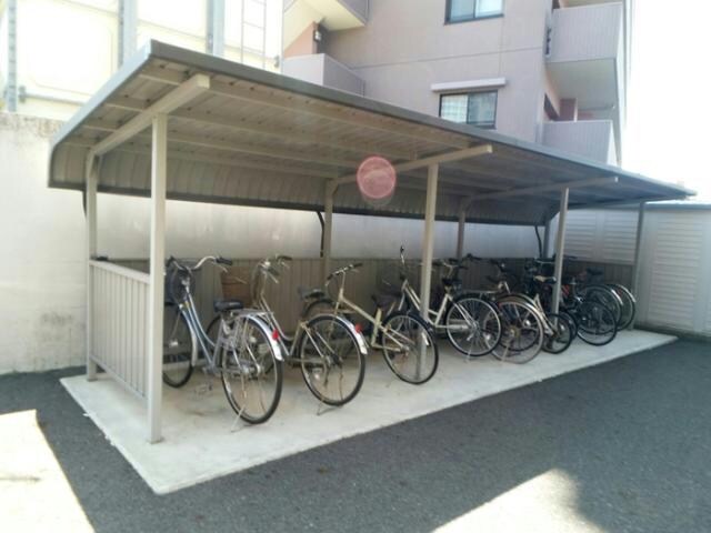 物件内観写真12　(駐輪場)