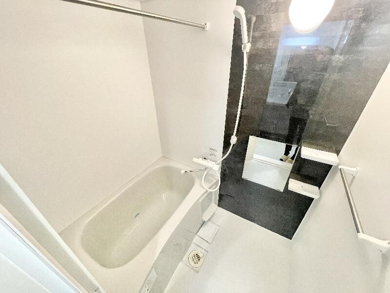 物件内観写真4　(コンパクトで使いやすいお風呂です)