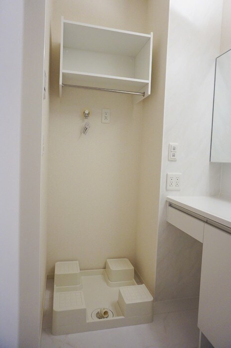 物件内観写真21　(上の収納もいいですね)