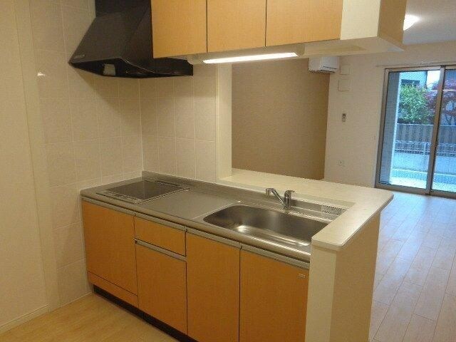 物件内観写真5　(キッチンでお料理をお楽しみください)