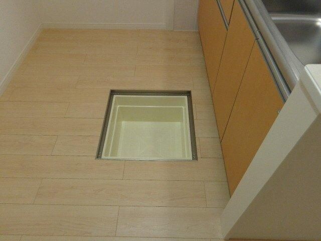 物件内観写真19　(収納豊富です)