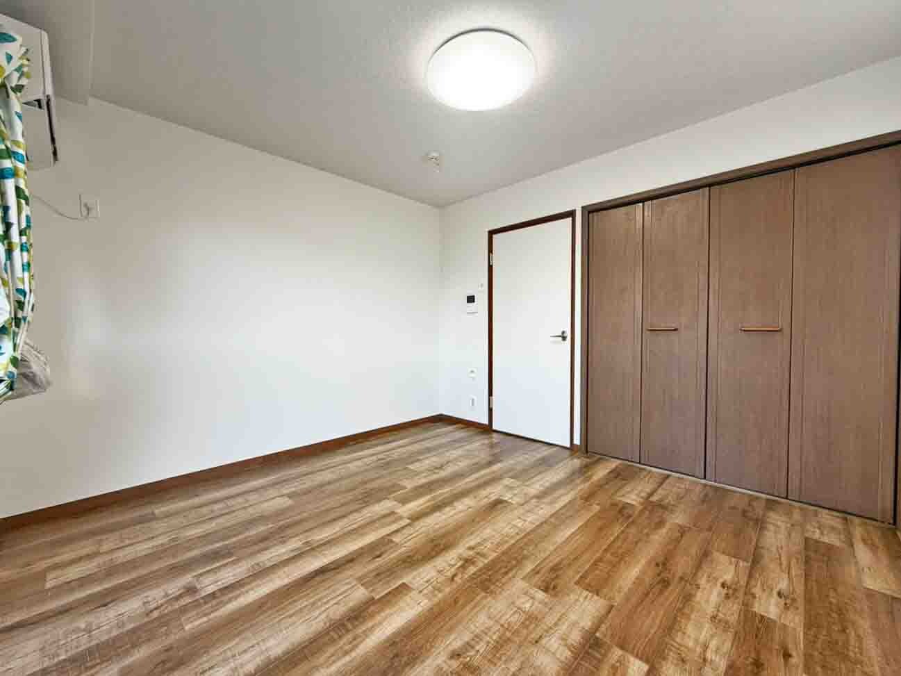 物件内観写真21　(照明もついています)