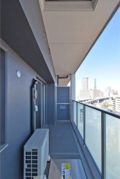 物件内観写真13　(バルコニーからの眺めを楽しみながら食事をしませんか)