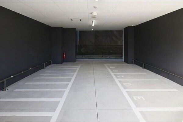 物件外観写真3　(駐車場があります)