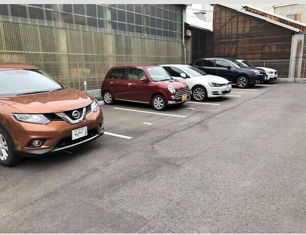 物件外観写真6　(駐車場です)